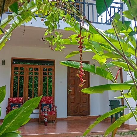 Gimhana Homestay 시기리야 외부 사진